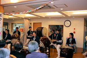 ̉ Photo4