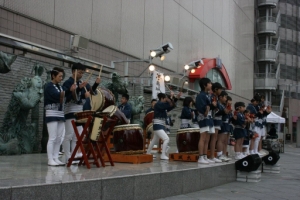 EՂ Photo4