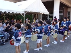 ̉ Photo4